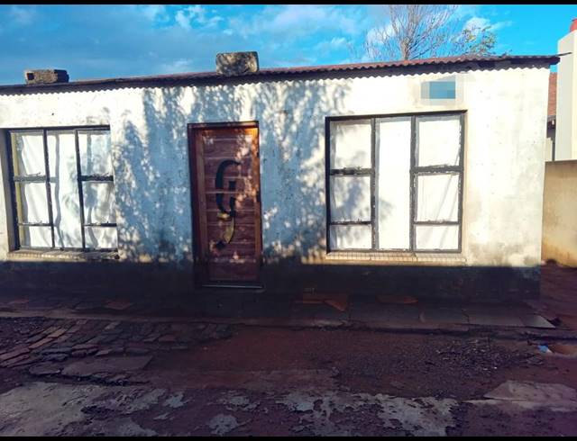 2 BEDROOM HOUSE FOR SALE IN KATLEHONG SOUTH